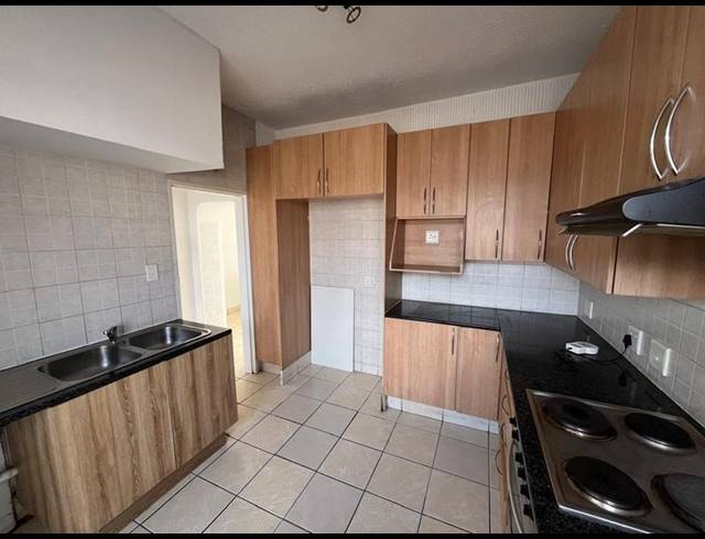 3 BEDROOM APARTMENT FOR SALE IN BRAMLEY PARK